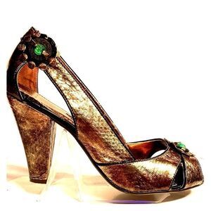 PEWTER HAMMERED METALLIC PEEP TOE w 4” HEEL S-9.5